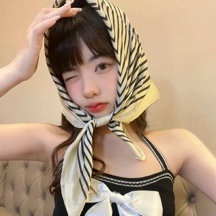 两个人一双手